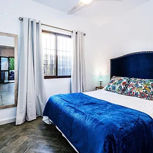 https://apt-pandora-house.hotelsinnerja.org